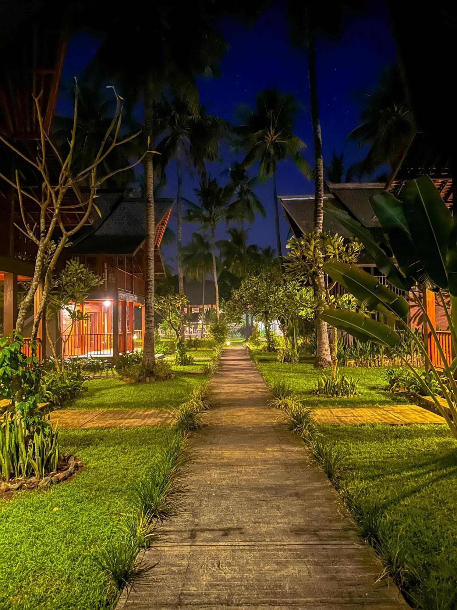 Resort The Kirana Tembok